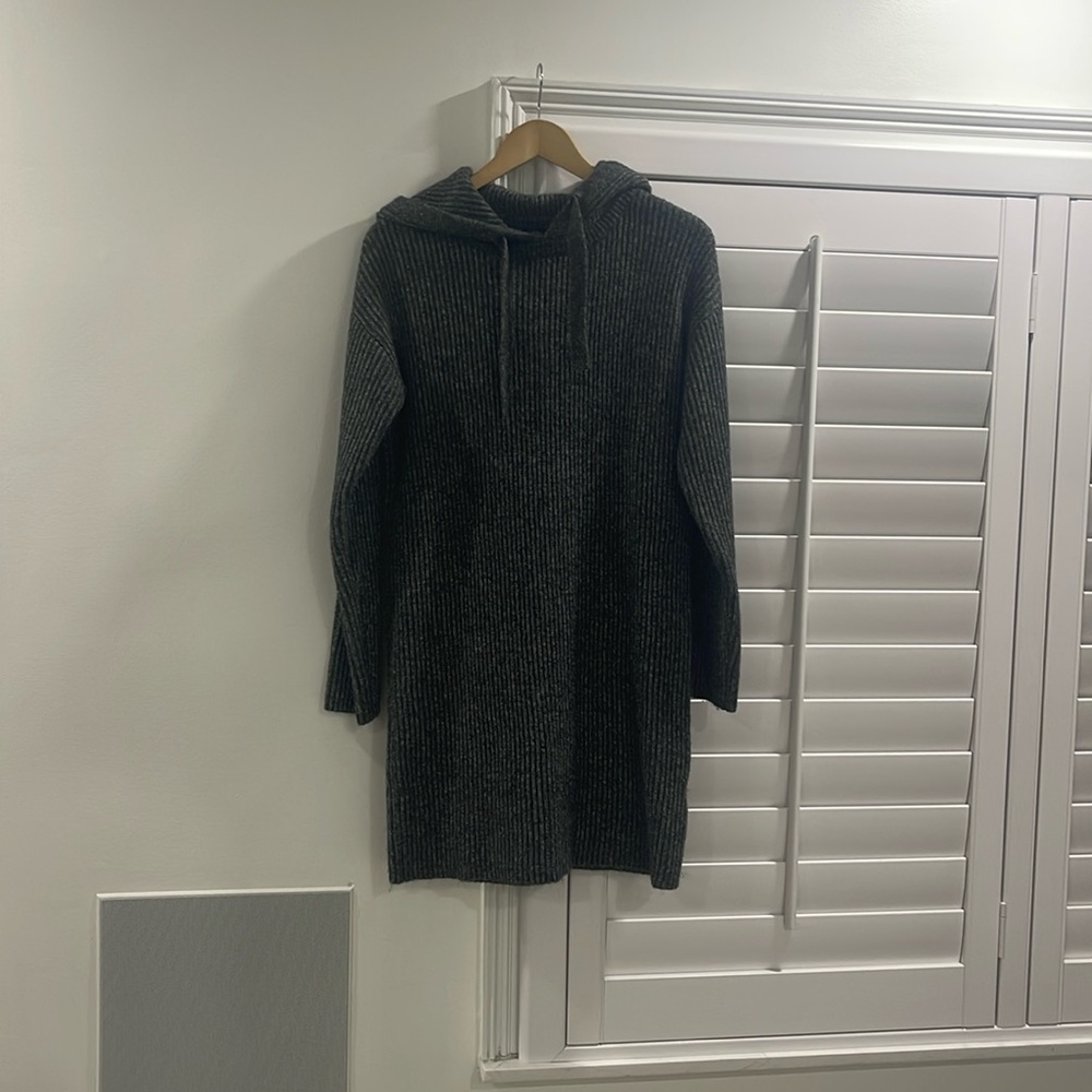 Guess dark gray sweater